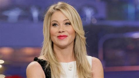 Christina Applegate’s 2 siblings: Meet Alisa。